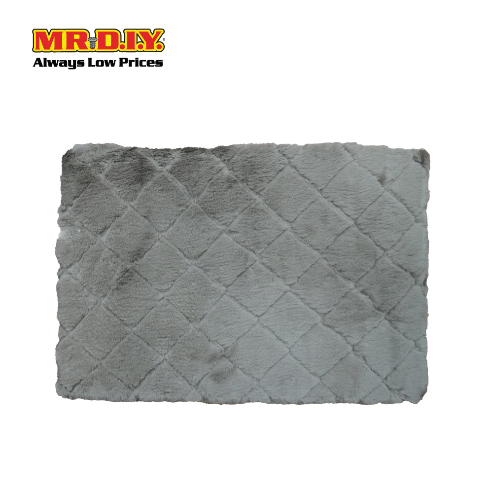 (MR.DIY) Faux Fur Floor Mat (L90cm x W60cm)