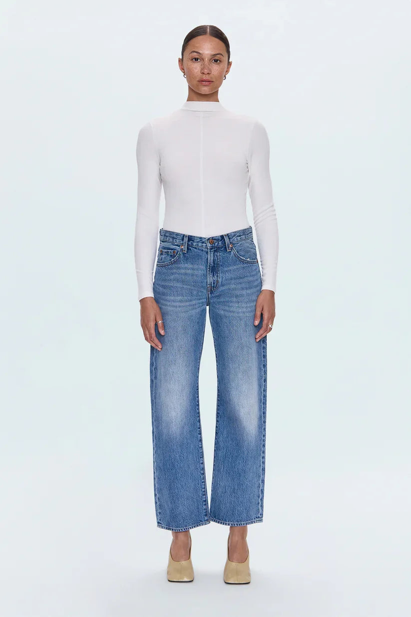 Lexi Mid Rise Bowed Straight - Metropolis