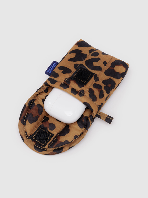 Puffy Earbuds Case: Leopard