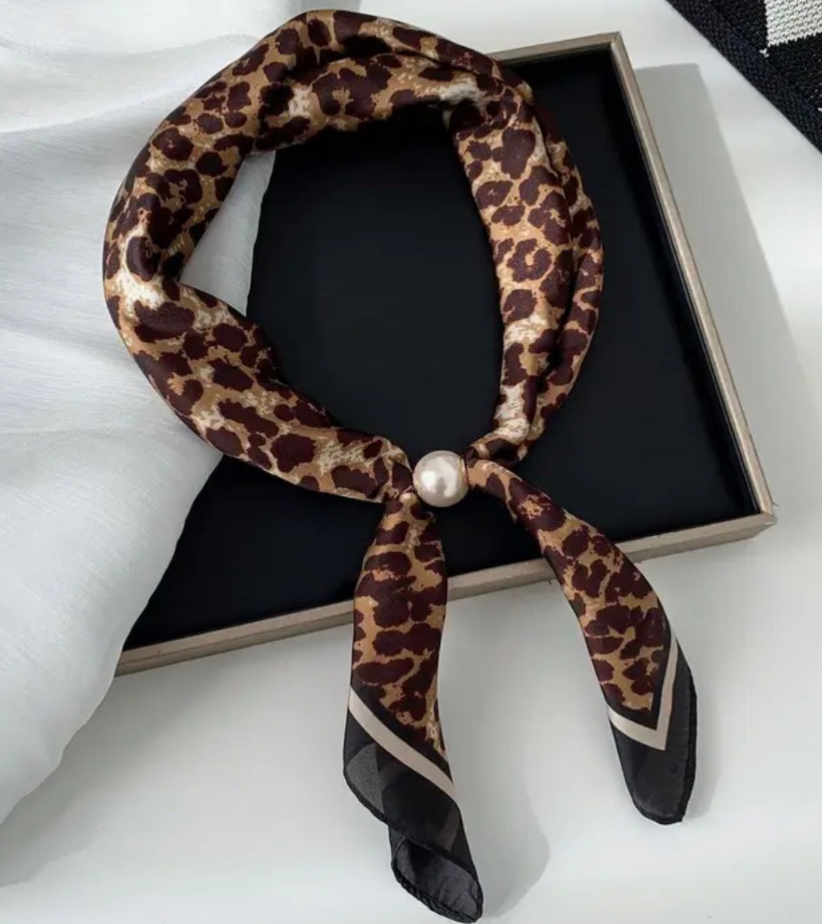 Magnetic Scarf