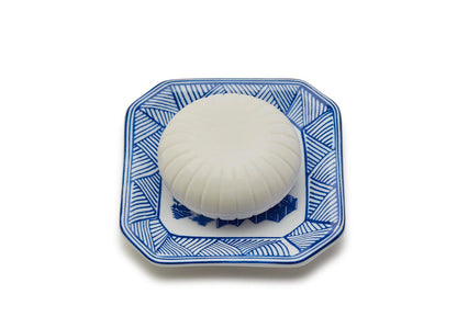Blue Willow Sandalwood French Milled Soap with Porcelain Tray