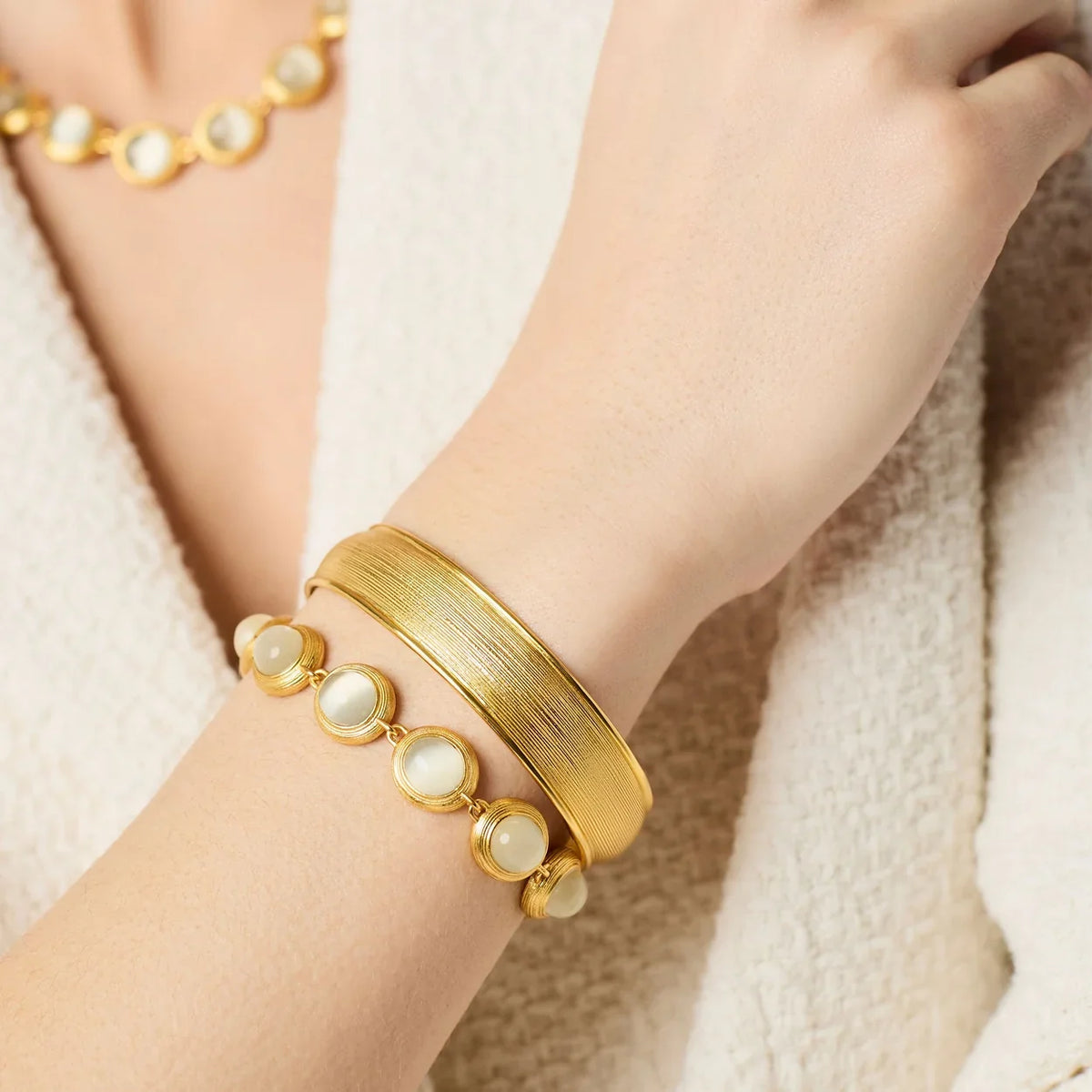 Cobblestone Hinge Bangle - Gold