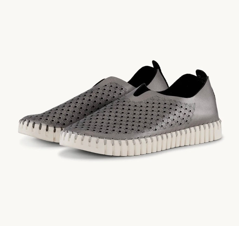 Tulip Shoe Metallic- Gun Metal