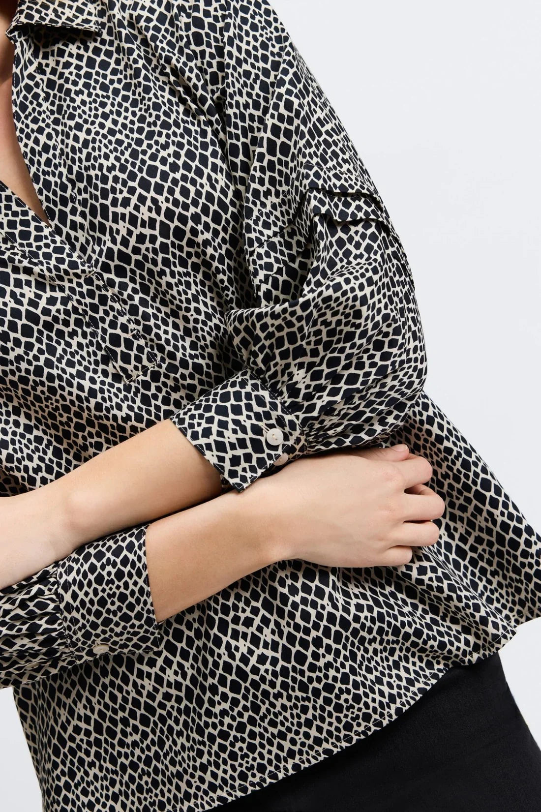 Frankie Popover Top-Black/White Snakeskin