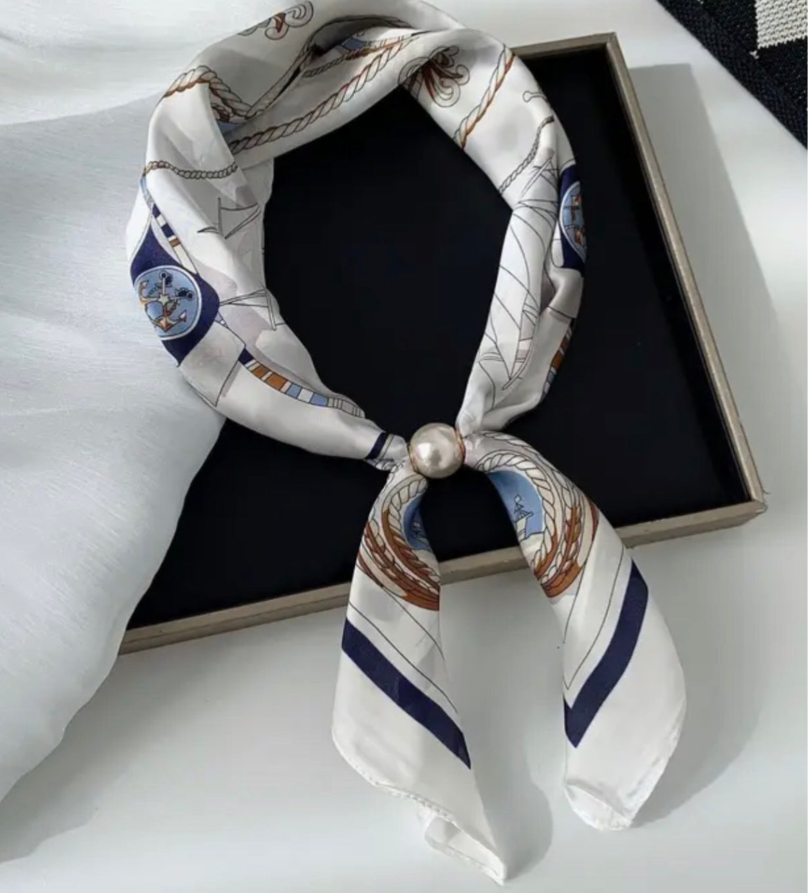 Magnetic Scarf