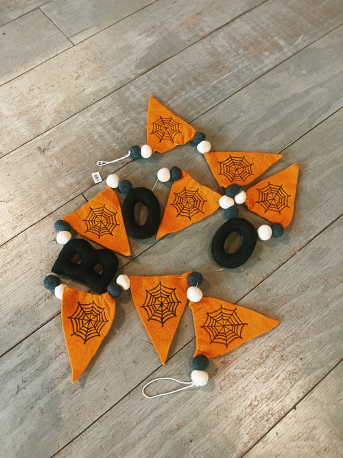 BOO Halloween Garland