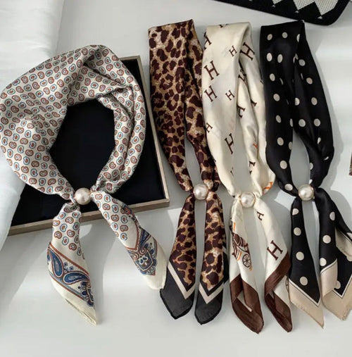 Magnetic Scarf