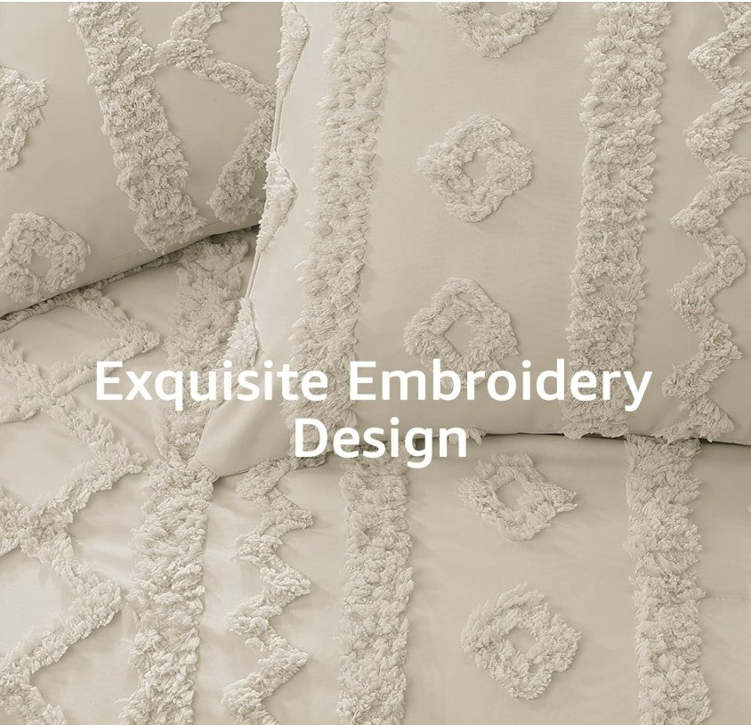 7-Piece Tufted Comforter Set in Beige – Soft, Elegant Boho Farmhouse Bedding Upgrade