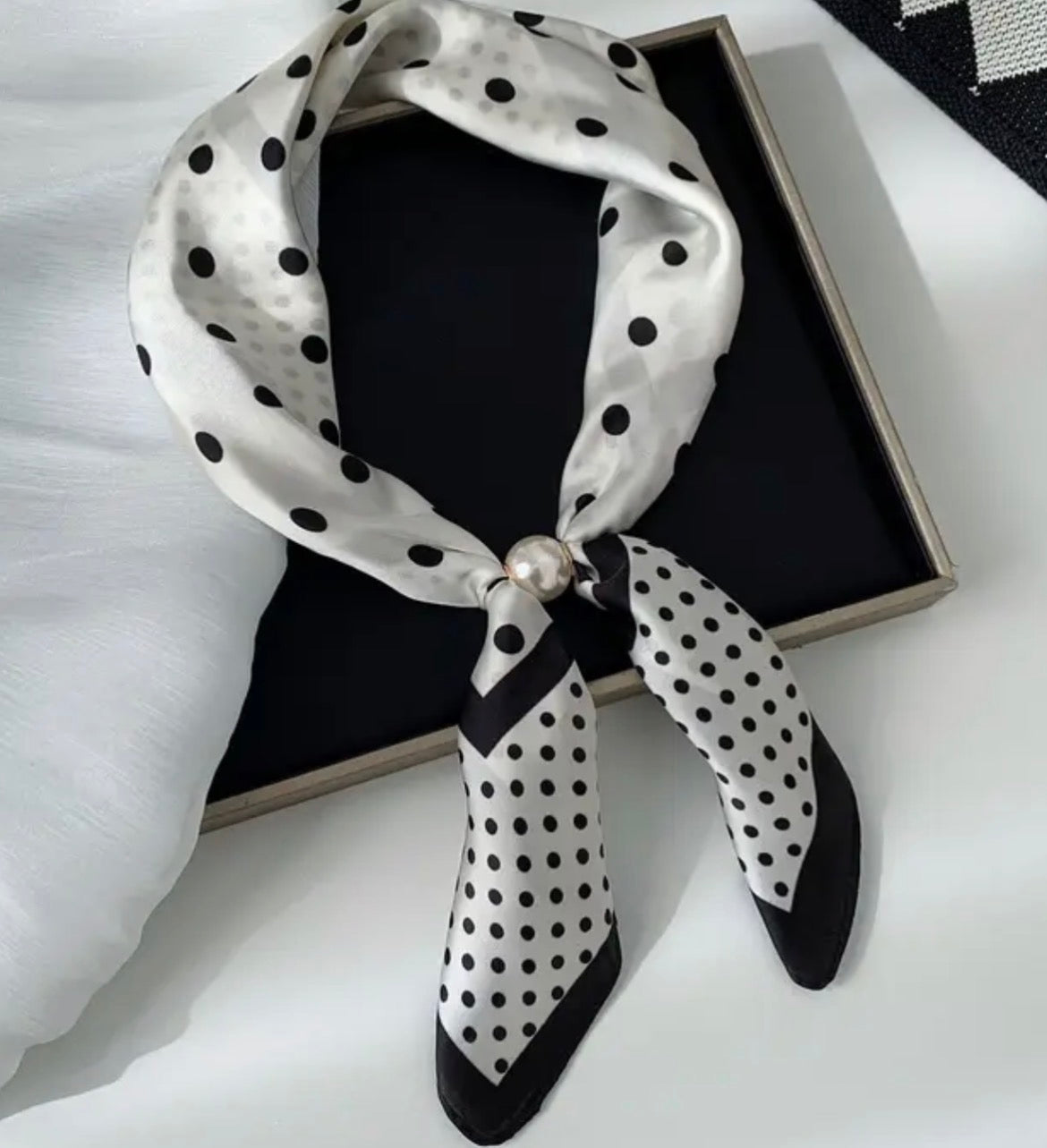 Magnetic Scarf