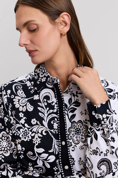 Jodie Abstract Daisy Long Sleeve Short Shirt