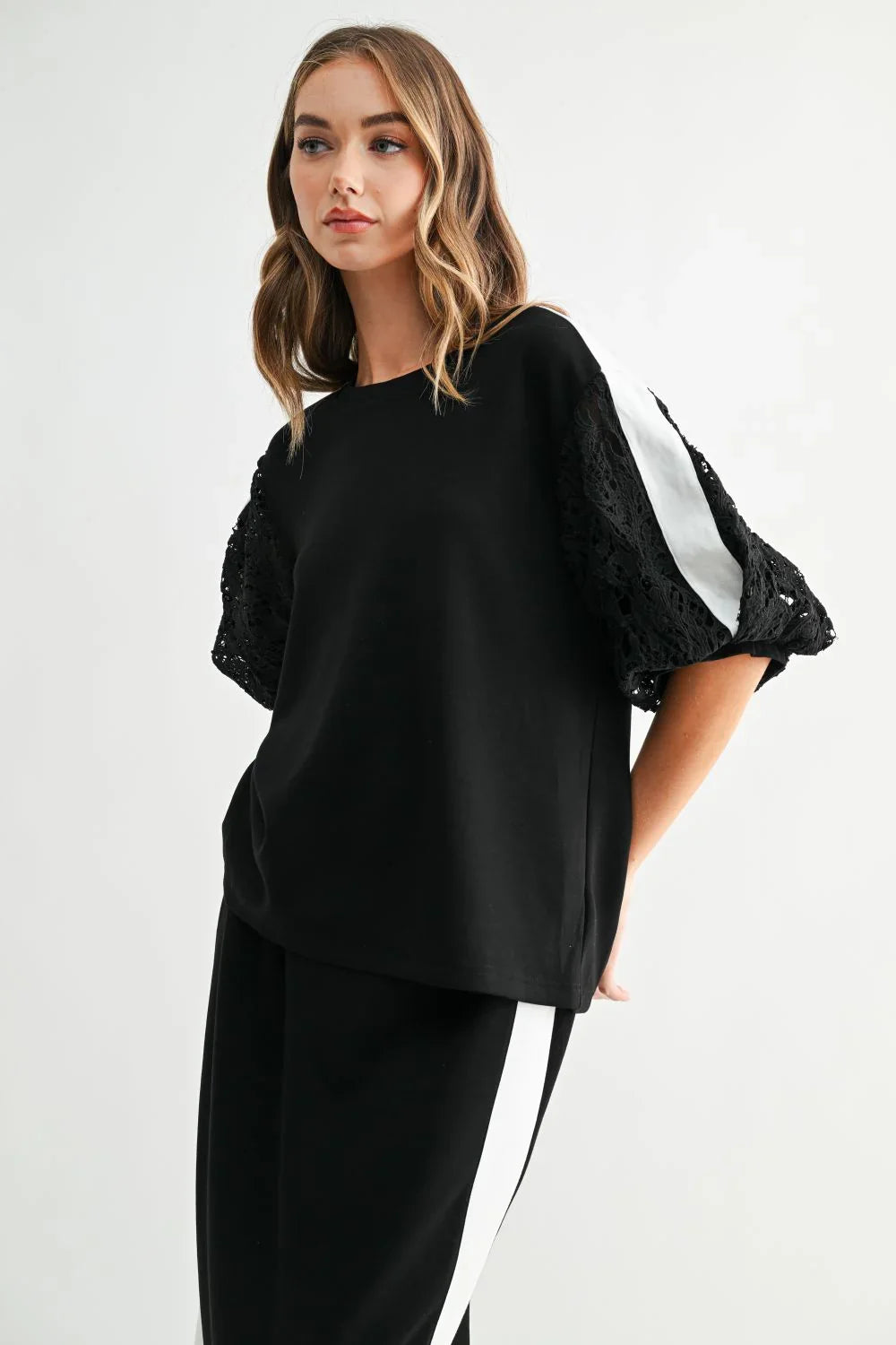 Janette Top-Black/White