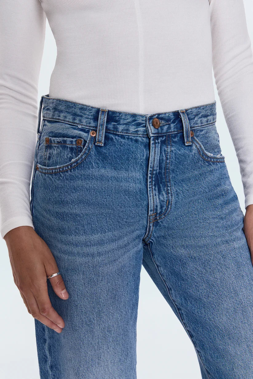 Lexi Mid Rise Bowed Straight - Metropolis