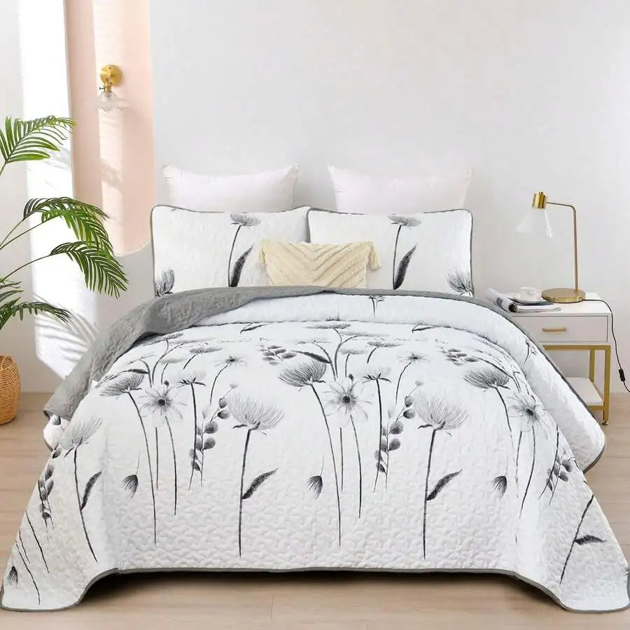 3-Piece Queen Floral Quilt Set, Lightweight Reversible Farmhouse Coverlet with 2 Pillow Shams