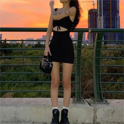 Summer Sexy Mini Dress Women Sleeveless Strap Streetwear Backless Folds Bodycon Black Dress Party Elegant A-LINE Dresses