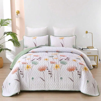 3-Piece Queen Floral Quilt Set, Lightweight Reversible Farmhouse Coverlet with 2 Pillow Shams