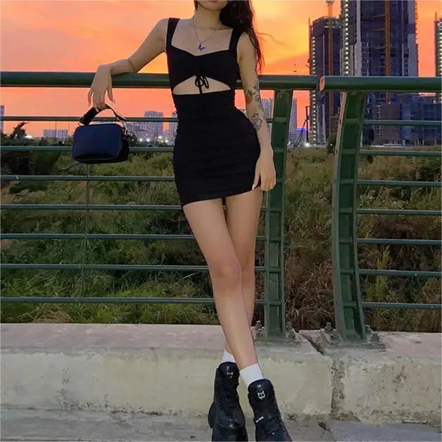Summer Sexy Mini Dress Women Sleeveless Strap Streetwear Backless Folds Bodycon Black Dress Party Elegant A-LINE Dresses