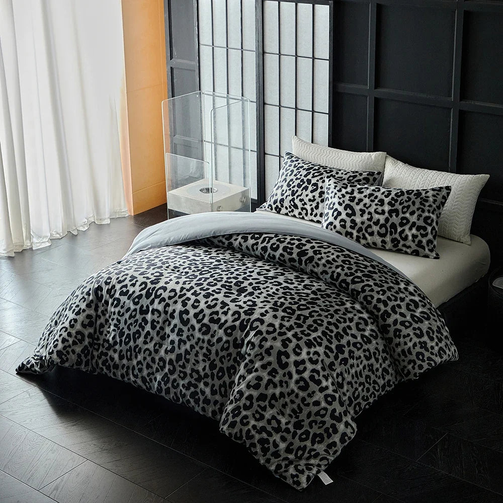 Leopard Print Duvet Cover Set with Pillowcases, Soft Microfiber All-Season Bedding for Twin, Full, Queen & King Beds