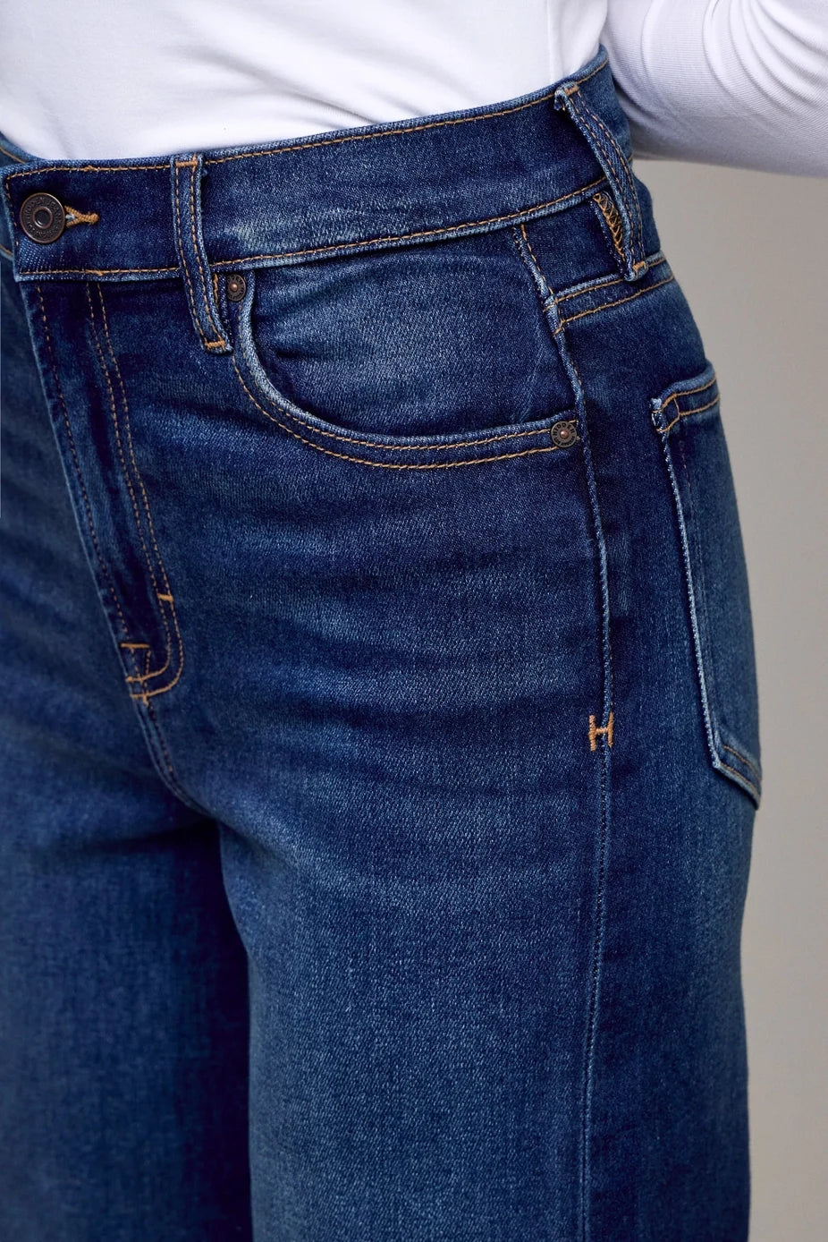 Dad Jean 31" - Dark Wash Clean Stretch