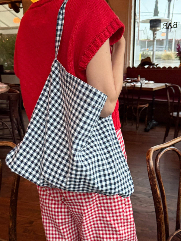Happy Carry Bag: Black Gingham