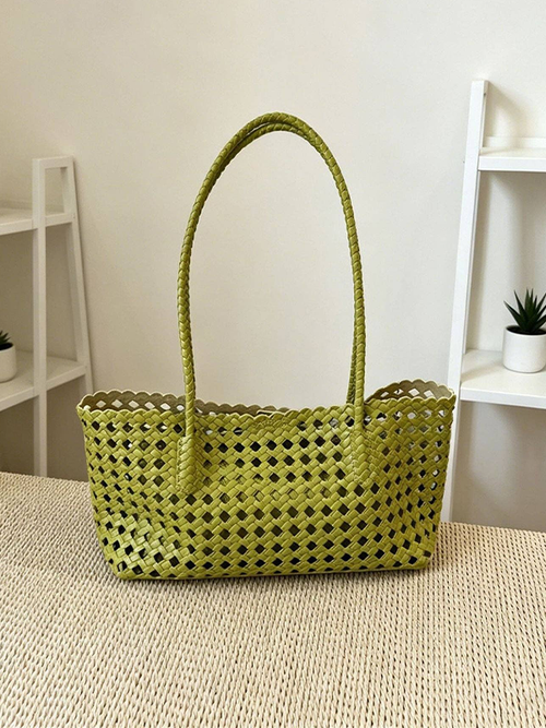 Woven Beach Shoulder Bag: Green