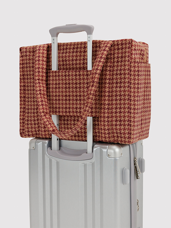 Small Cloud Carry-On: Tan Houndstooth