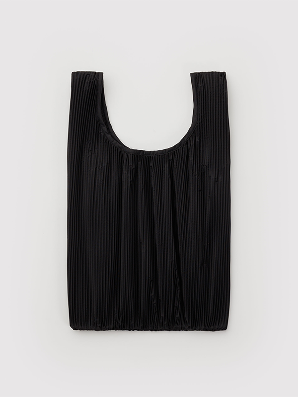 Pleated Baggu: Black (FINAL SALE)