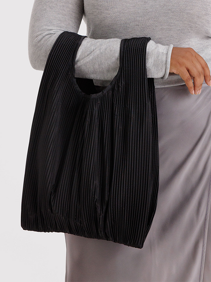 Pleated Baggu: Black (FINAL SALE)