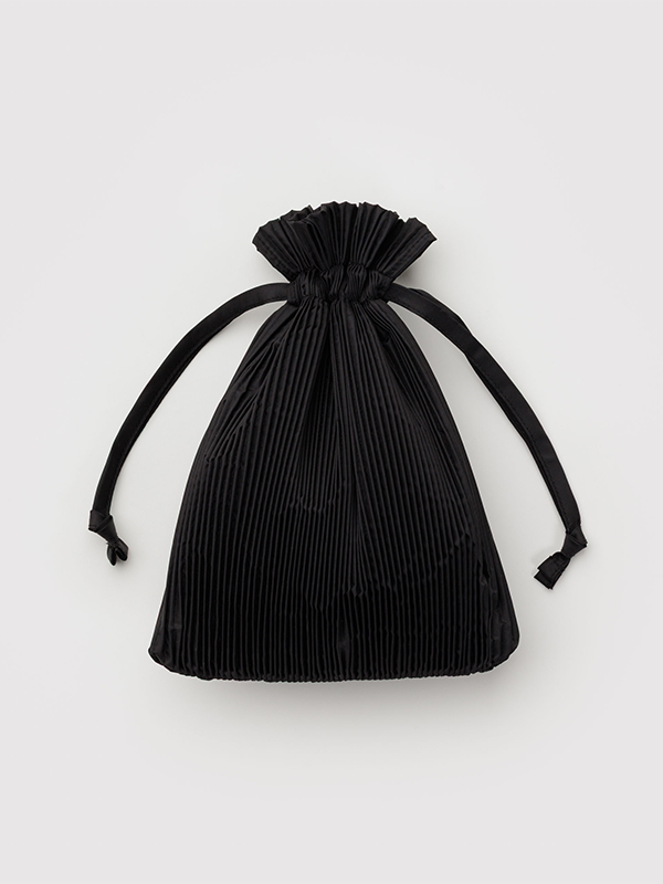 Pleated Baggu: Black (FINAL SALE)