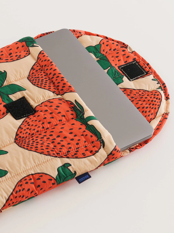 Puffy Laptop Sleeve 16": Strawberry