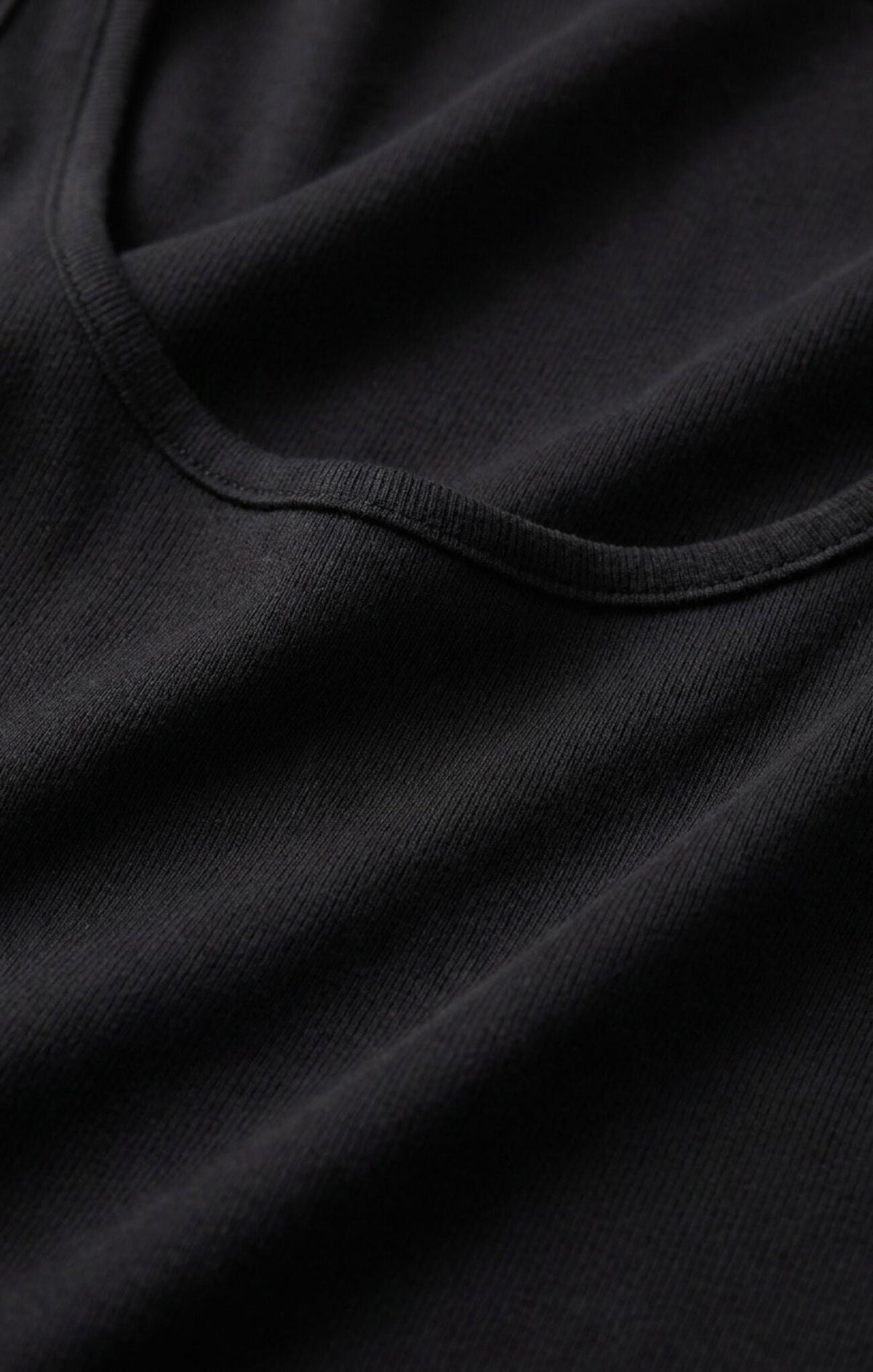 Vale Scalloped Tank- Black